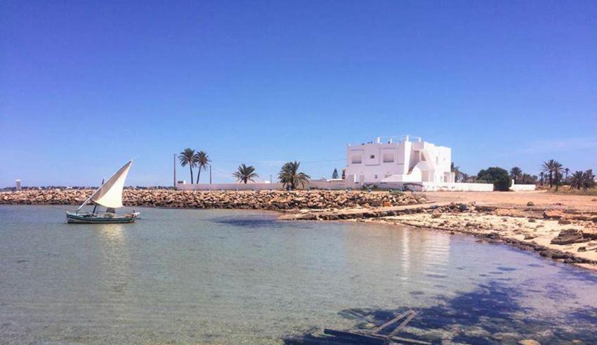 Villa Luxueuse Meublee Sfax Exteriör bild